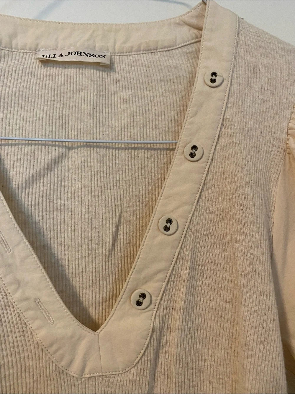 Ulla Johnson Cream V-Neck Puff-Sleeve Ribbed Top with Tie Sleeves